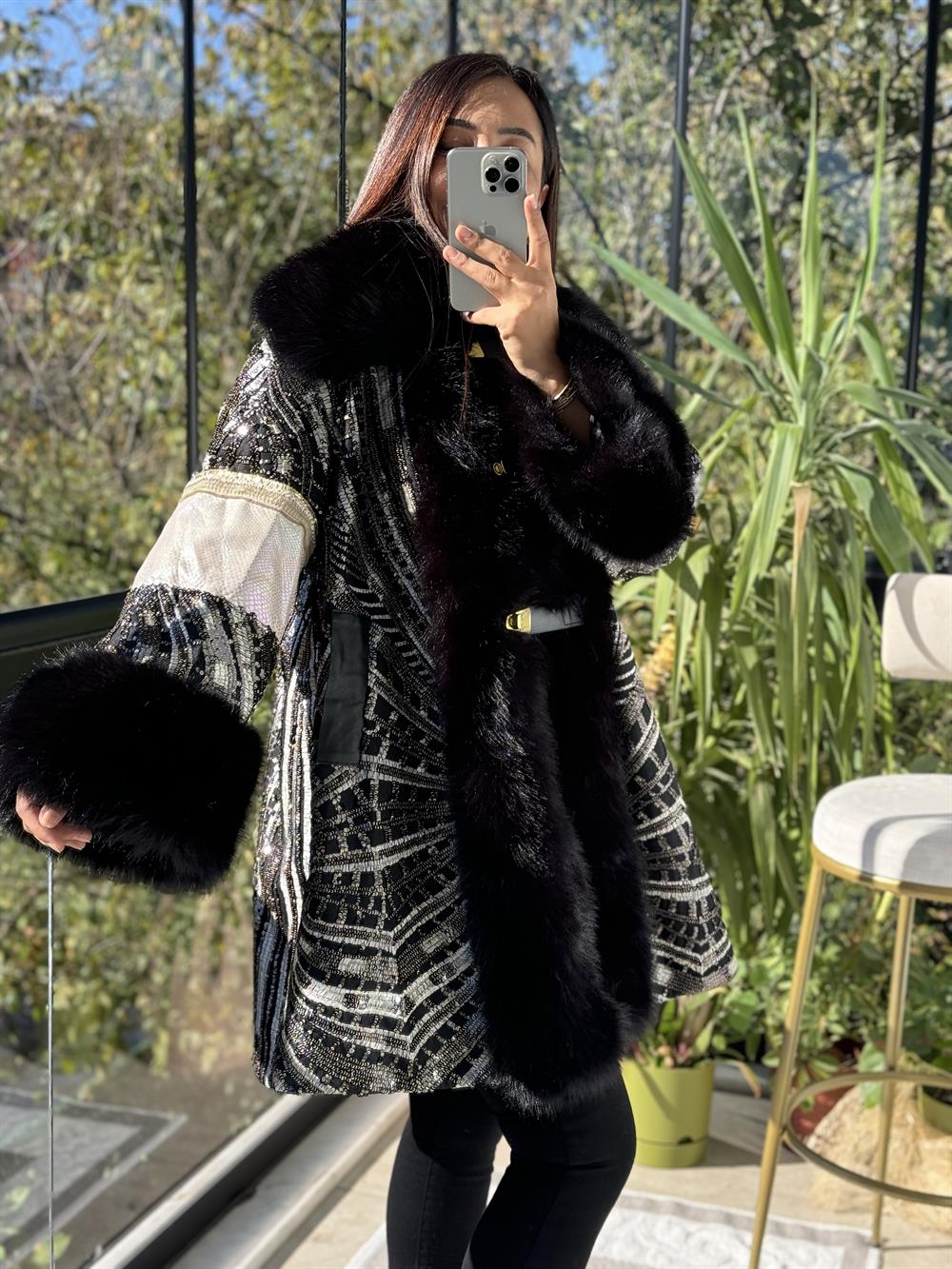 Gold Düğme Detaylı Kürk Kaban Siyah