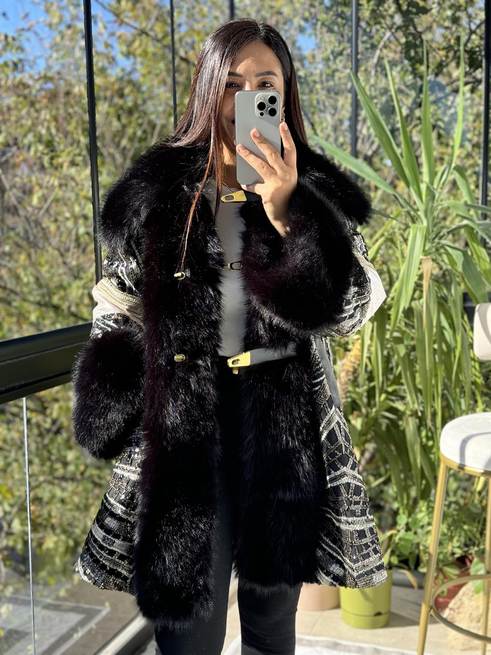 Gold Düğme Detaylı Kürk Kaban Siyah