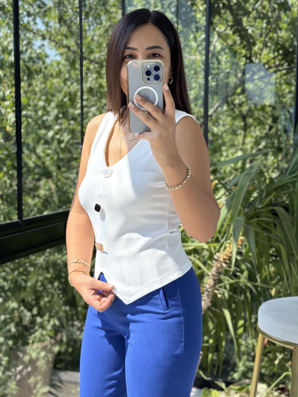 Gold Düğmeli Yelek Beyaz