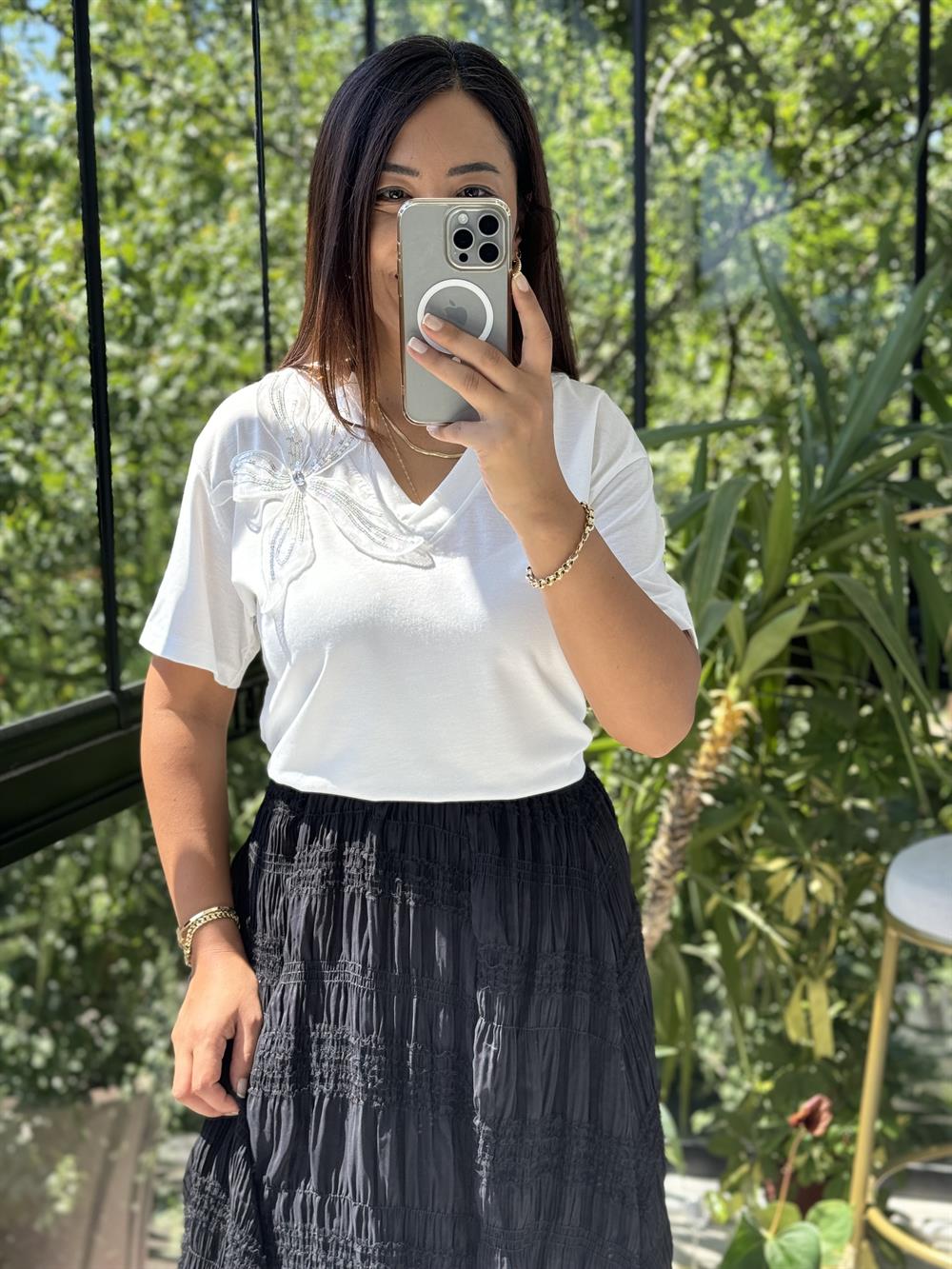 Gül Detaylı Tişört Beyaz