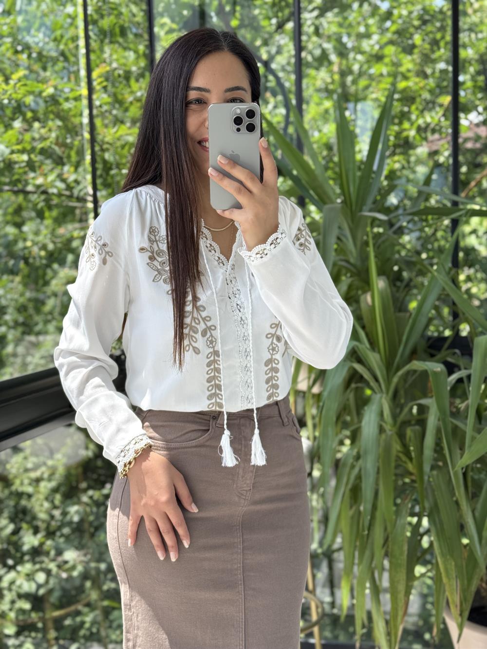 Güpürlü Nakışlı Bluz Vizon