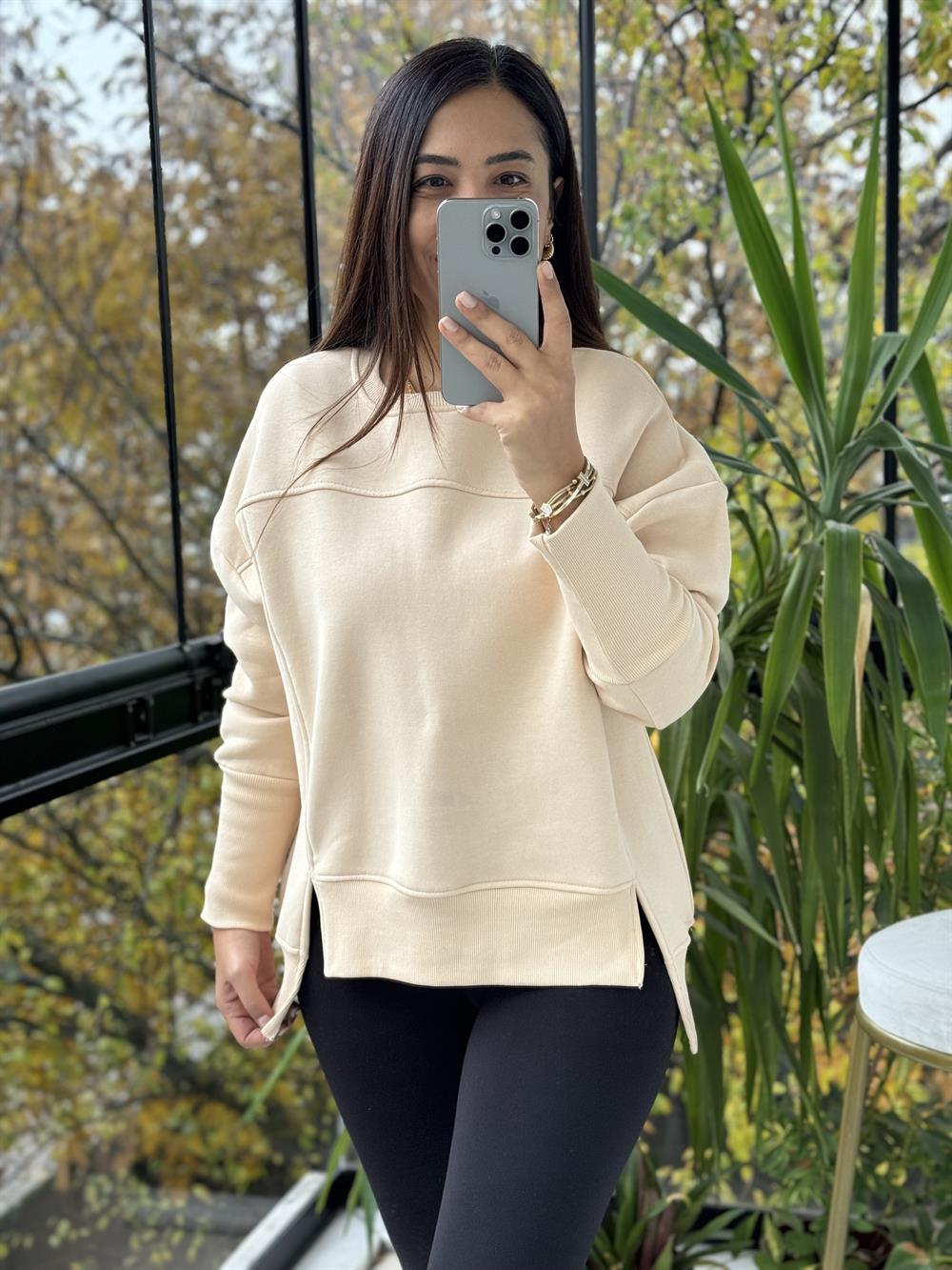 İki Önü Yırtmaçlı Sweatshirt Bej