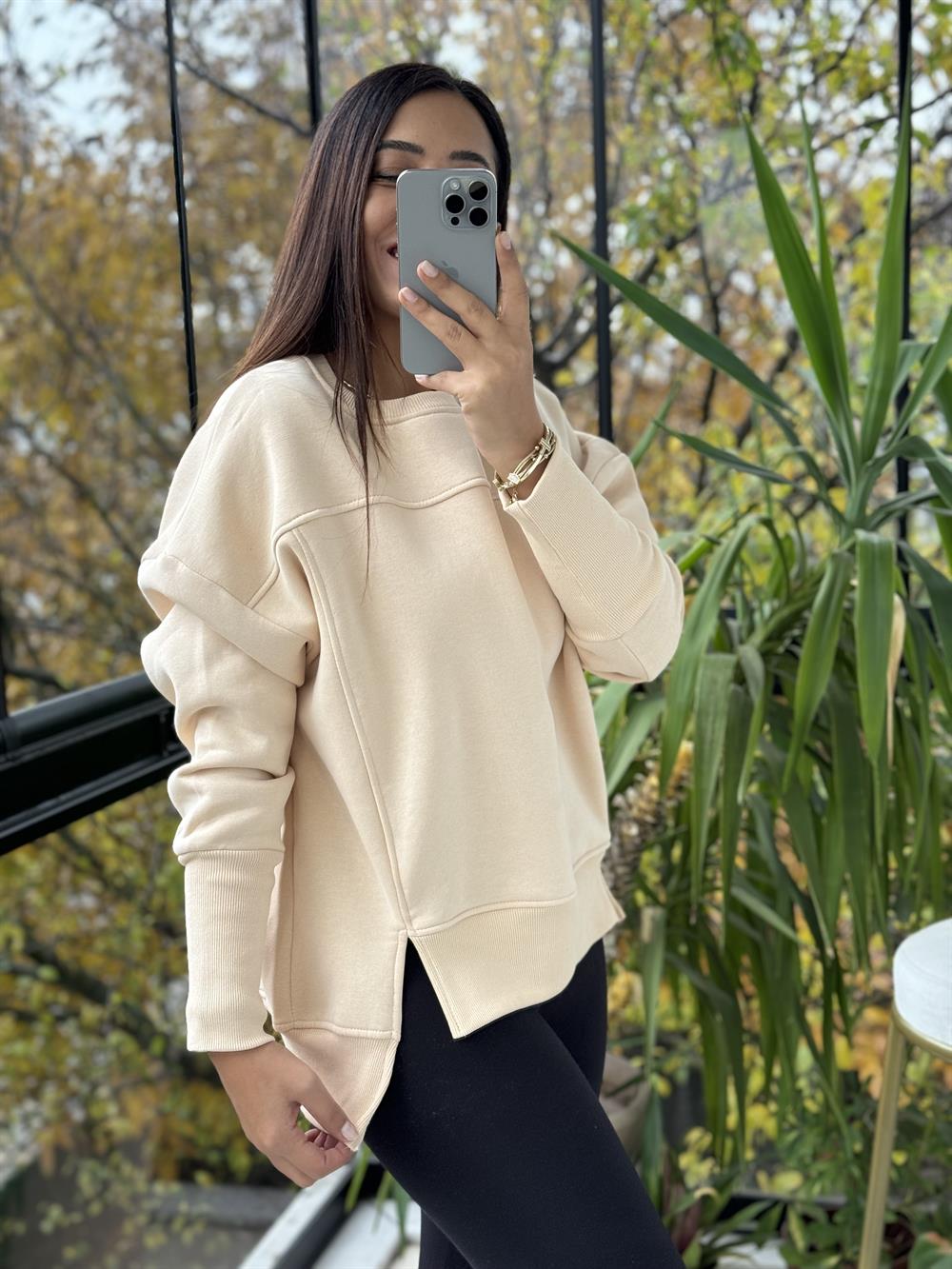 İki Önü Yırtmaçlı Sweatshirt Bej