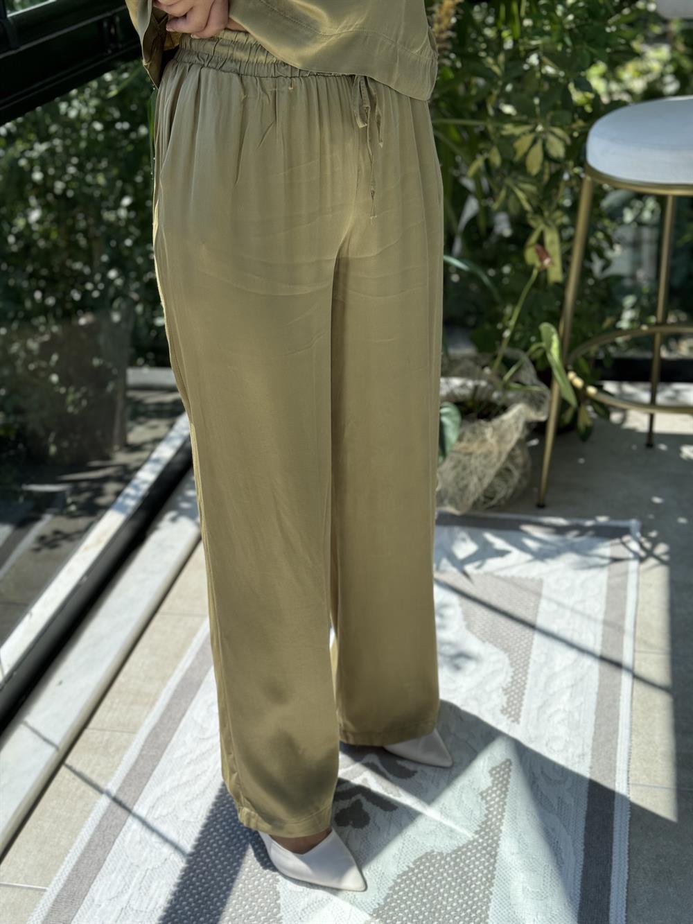 İpek Bluz Pantolon Takım Yağ Yeşili