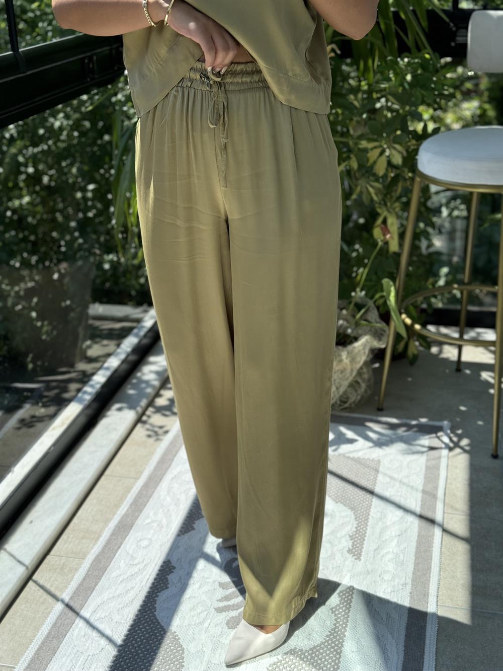 İpek Bluz Pantolon Takım Yağ Yeşili