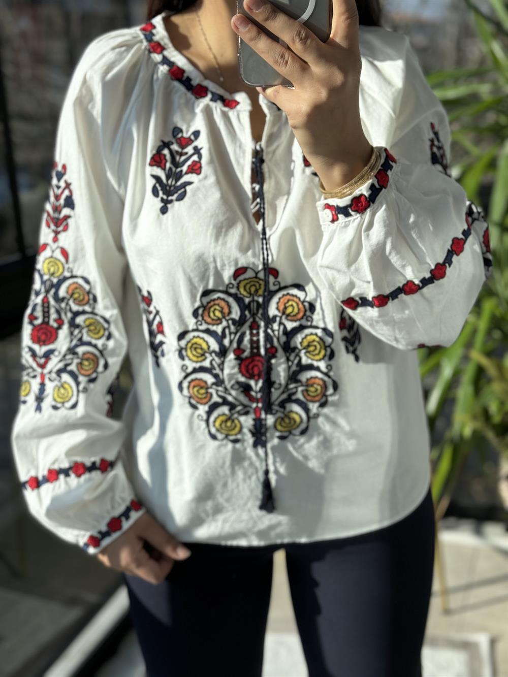 İşlemeli Nakışlı Gömlek Kırmızı