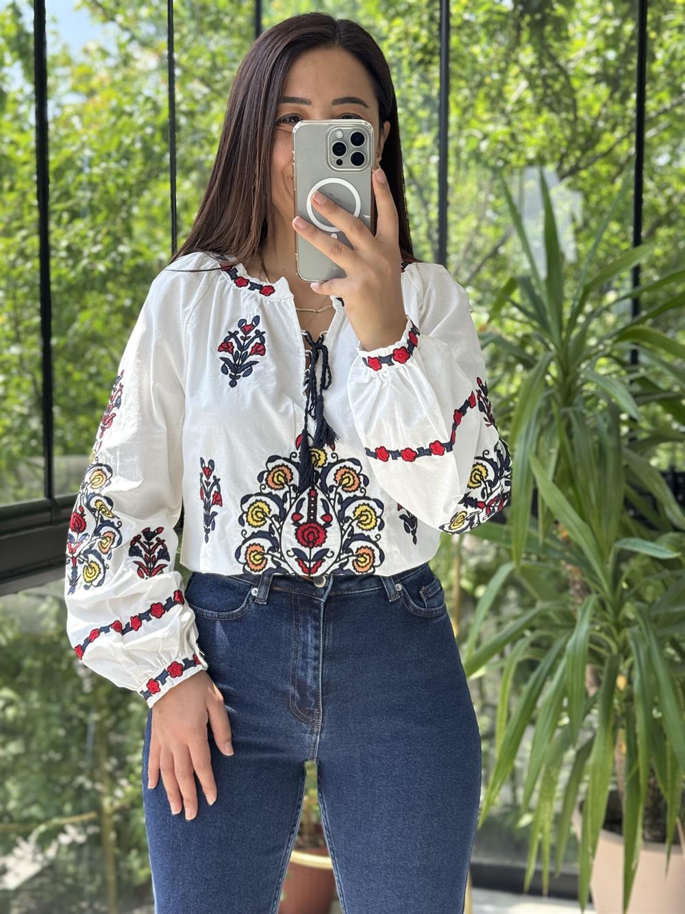 İşlemeli Nakışlı Gömlek Kırmızı