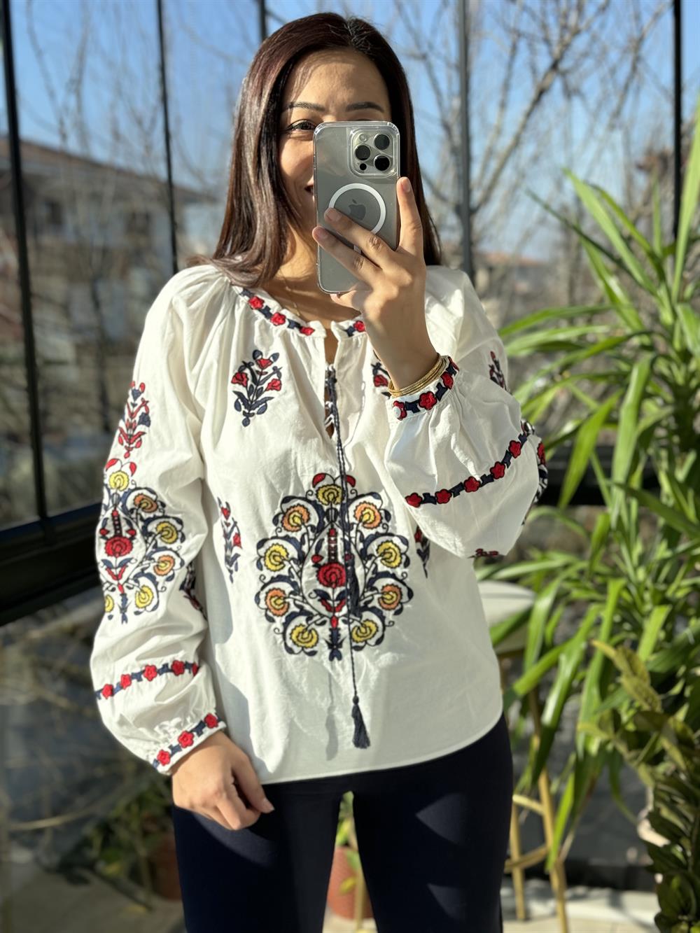 İşlemeli Nakışlı Gömlek Kırmızı