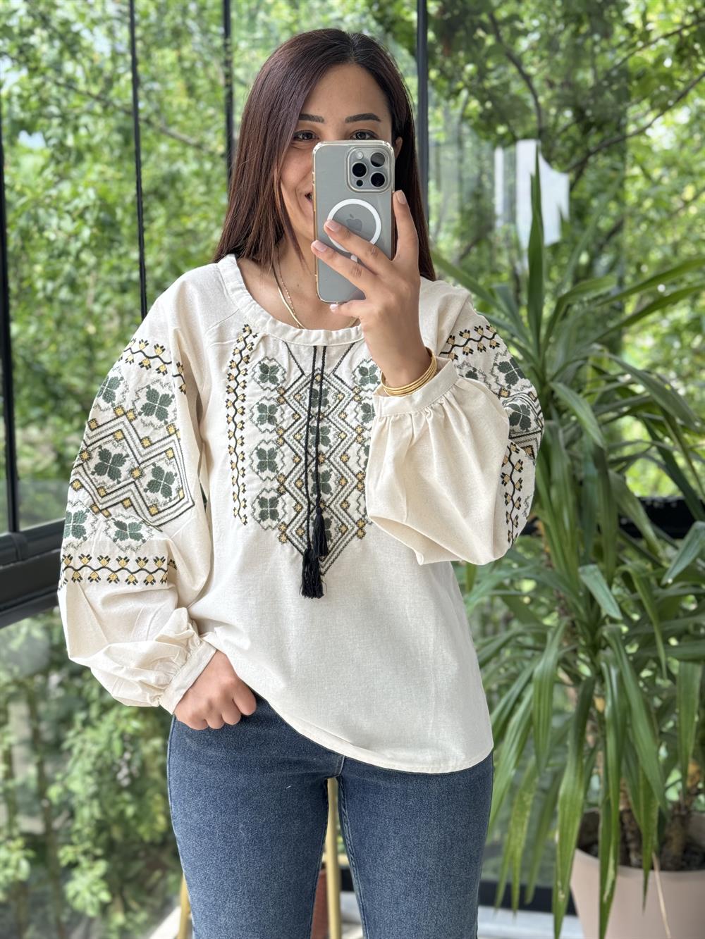 İşlemeli Nakışlı Gömlek Siyah Püsküllü