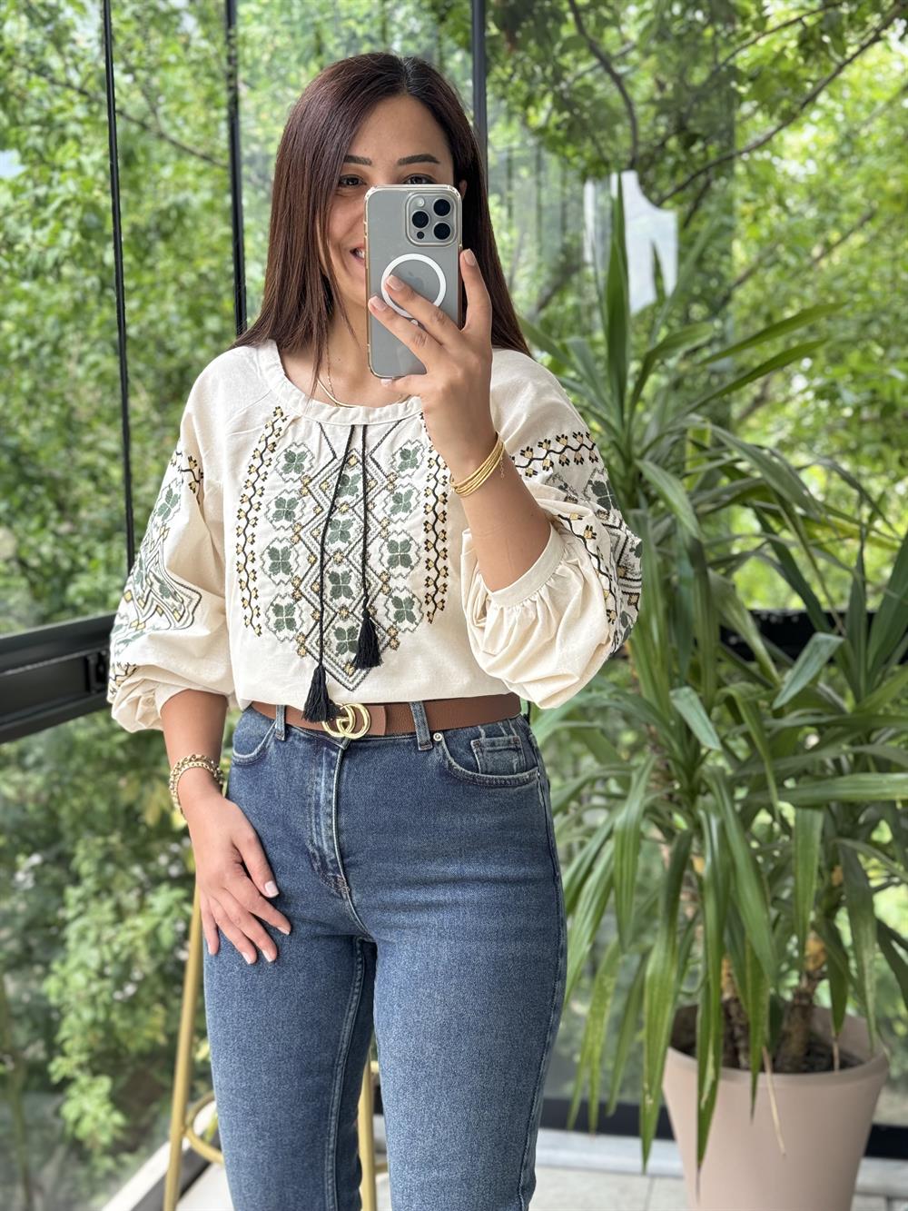 İşlemeli Nakışlı Gömlek Siyah Püsküllü