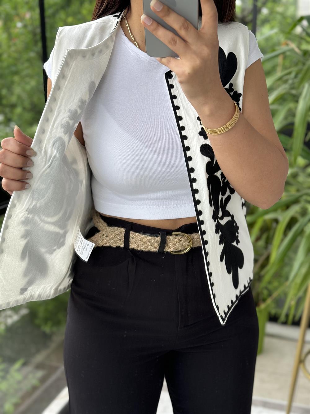 İşlemeli Yelek Siyah