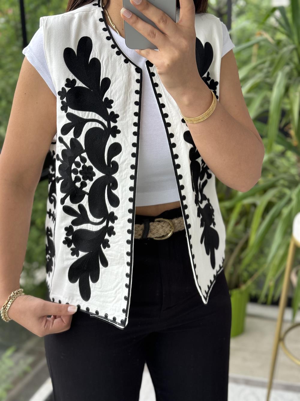 İşlemeli Yelek Siyah