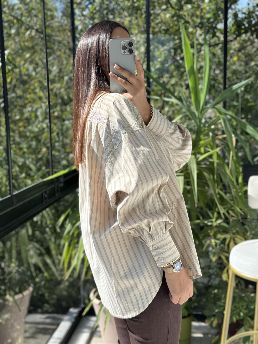 İthal Çizgili Broşlu Gömlek Bej