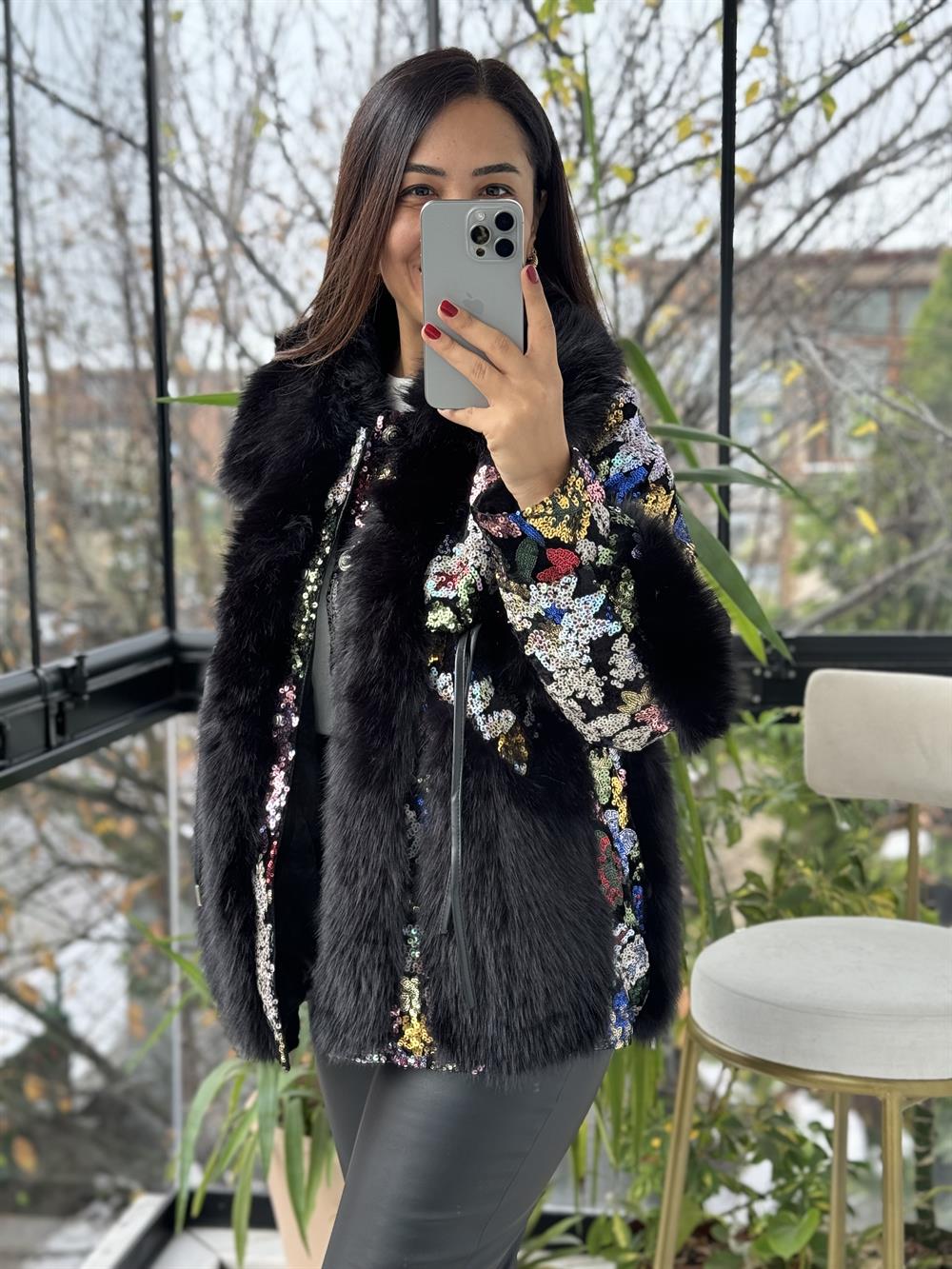 İthal Deri Bağlama Detaylı Renkli Payetli Kürk Siyah