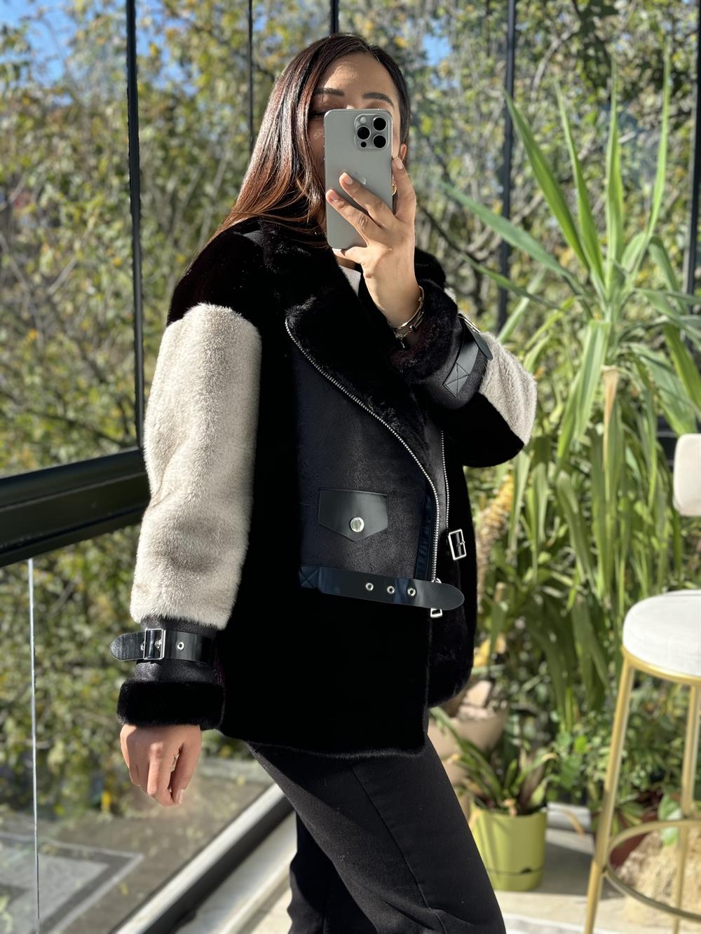 İthal Deri Detaylı Parçalı Kürk Siyah