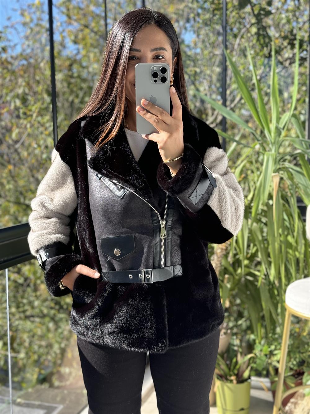 İthal Deri Detaylı Parçalı Kürk Siyah