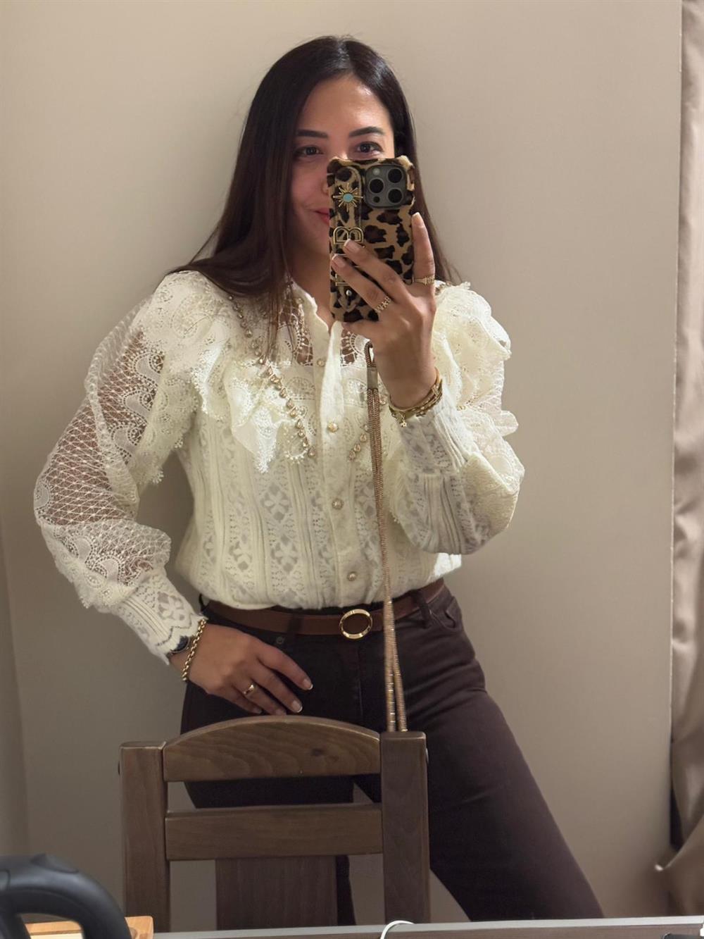 İthal Güpürlü Taşlı Gömlek Krem