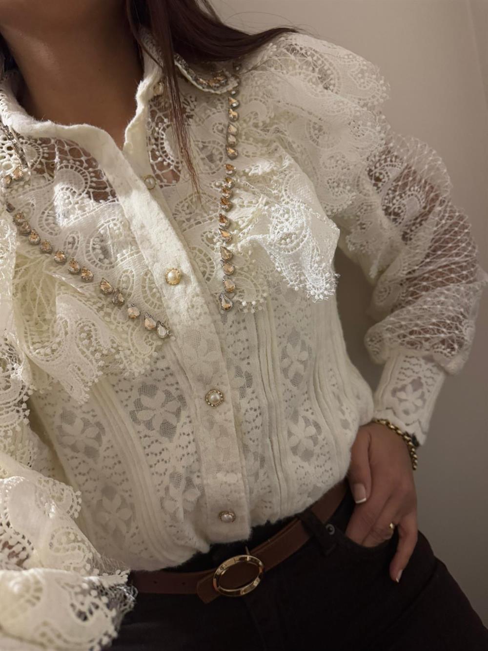 İthal Güpürlü Taşlı Gömlek Krem