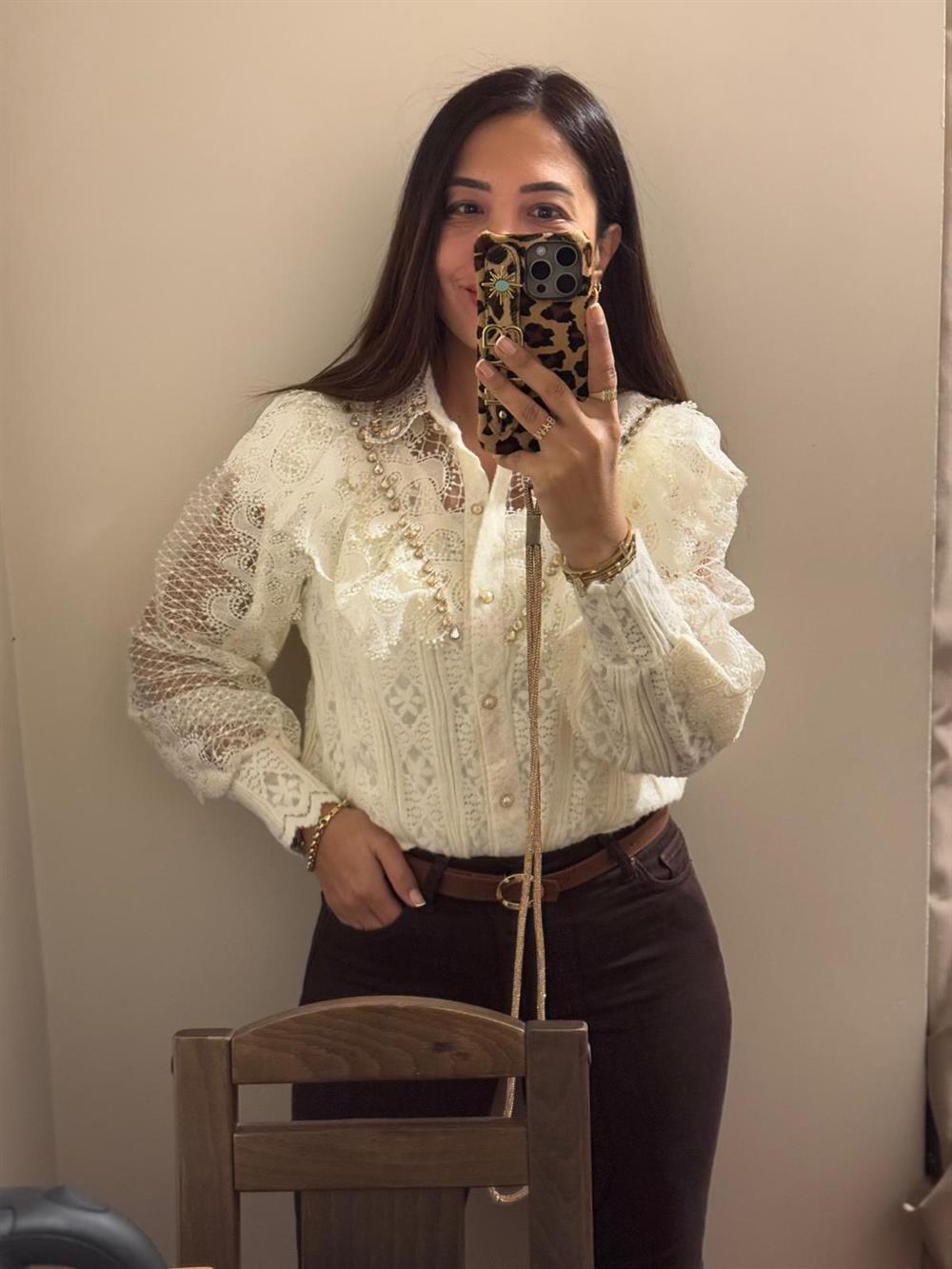 İthal Güpürlü Taşlı Gömlek Krem