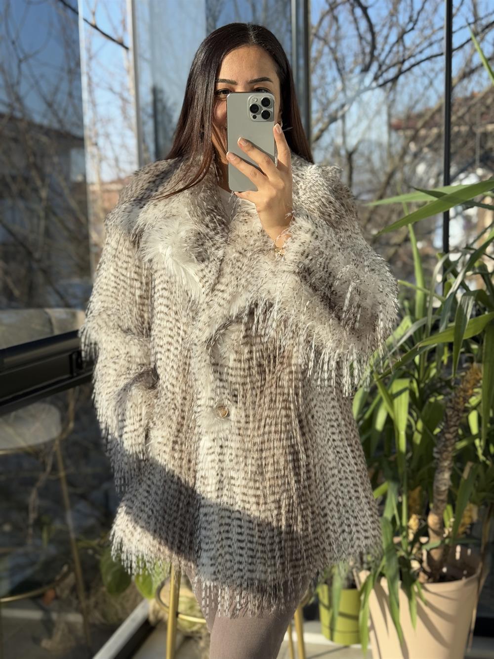 İthal Kürklü Püsküllü Mont Bej