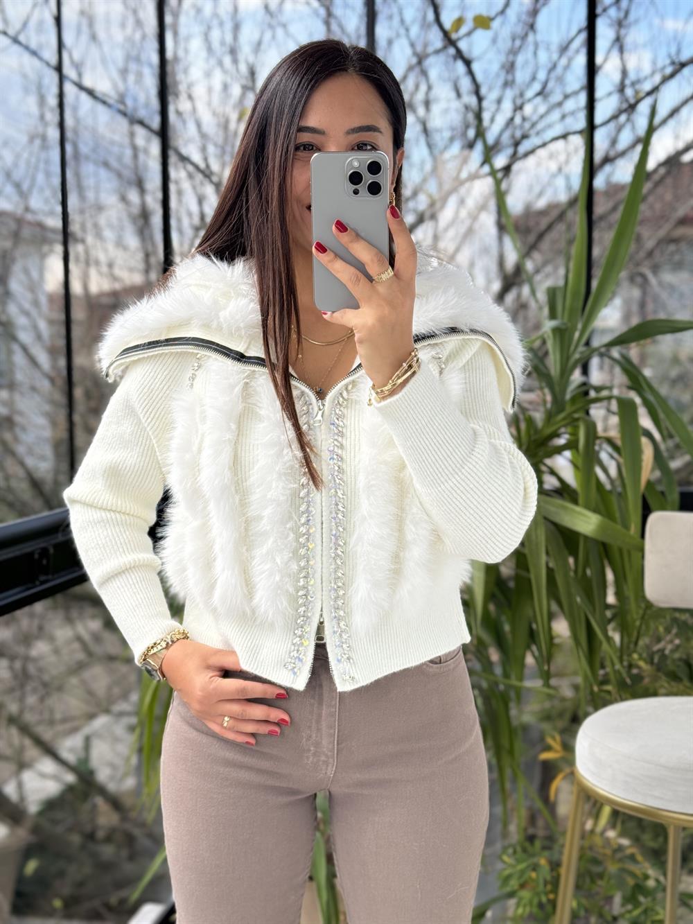 İthal Kürklü Taşlı Fermuarlı Hırka Ekru