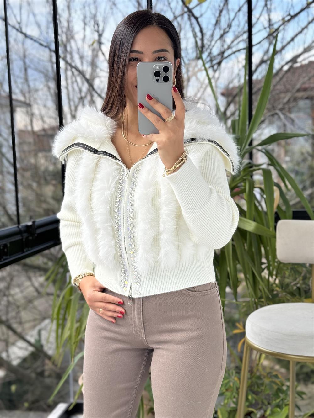 İthal Kürklü Taşlı Fermuarlı Hırka Ekru