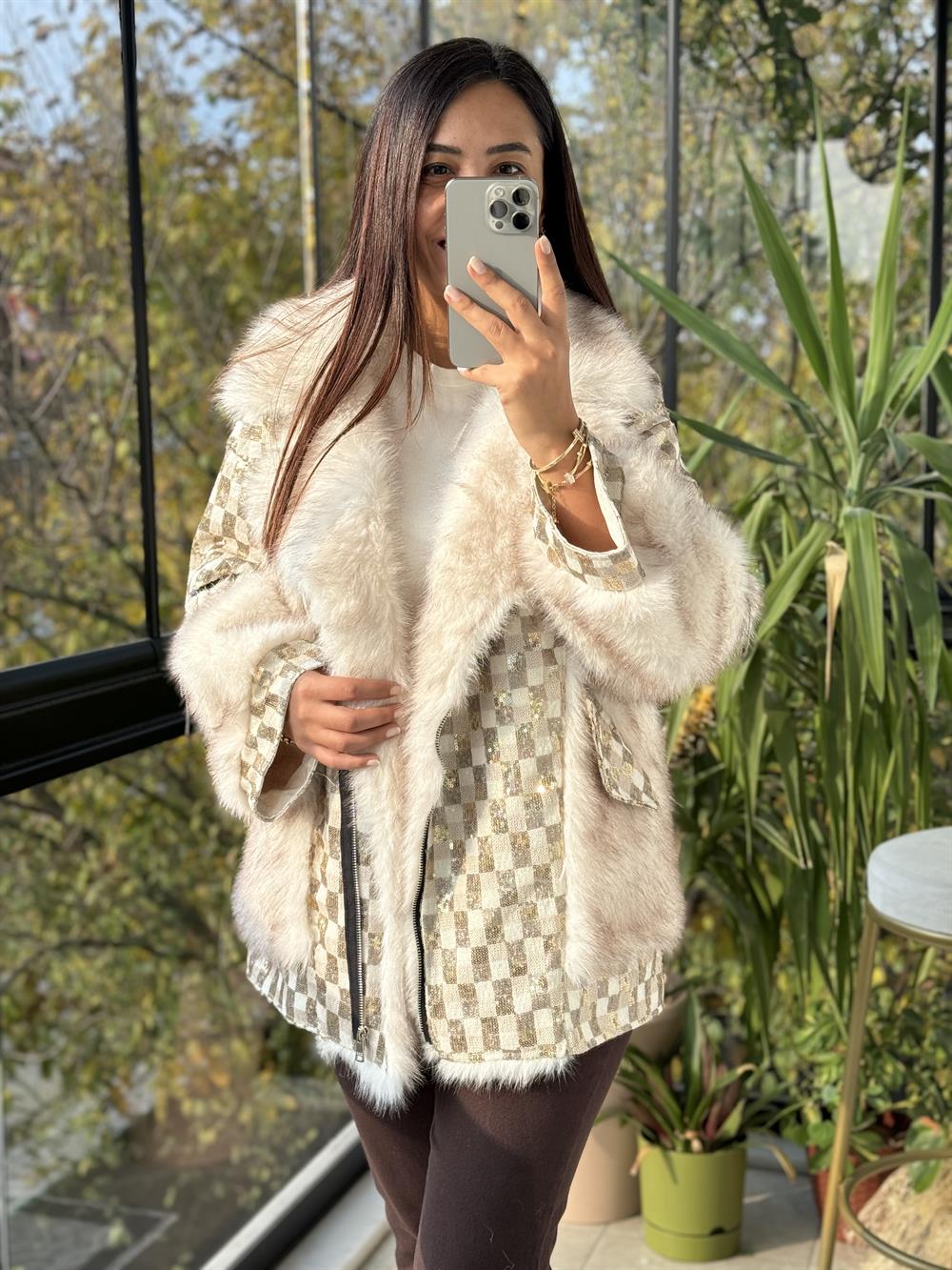 İthal Pul Detaylı Kürk Krem