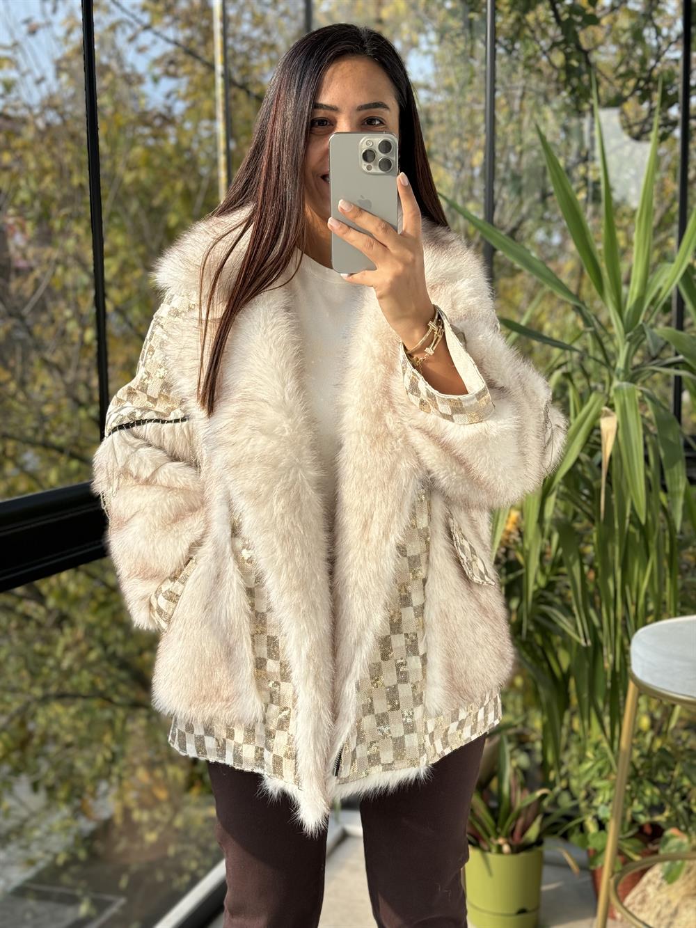 İthal Pul Detaylı Kürk Krem