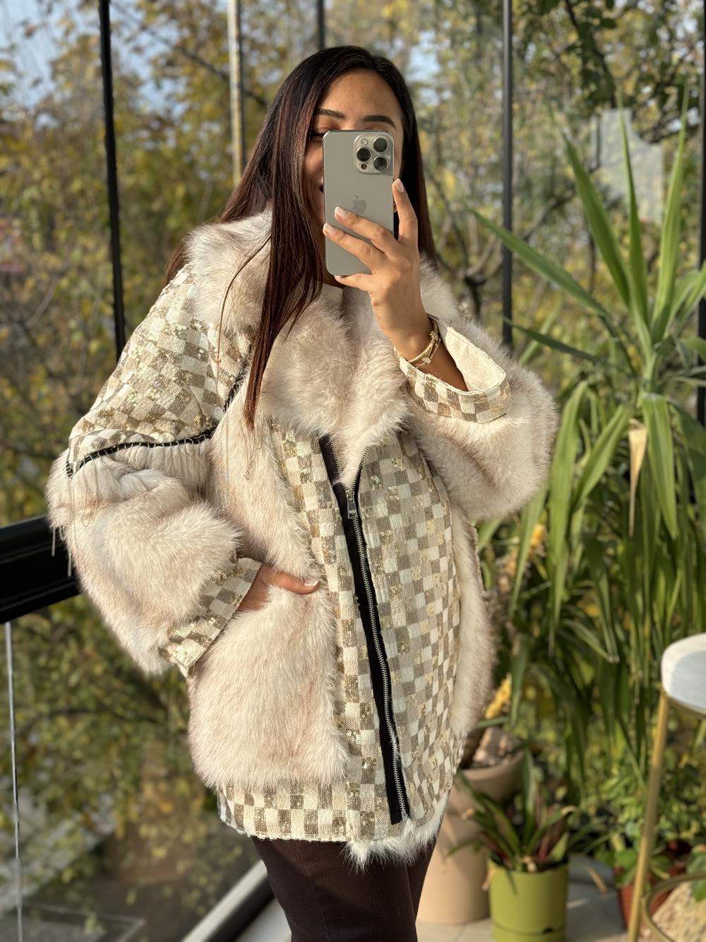 İthal Pul Detaylı Kürk Krem