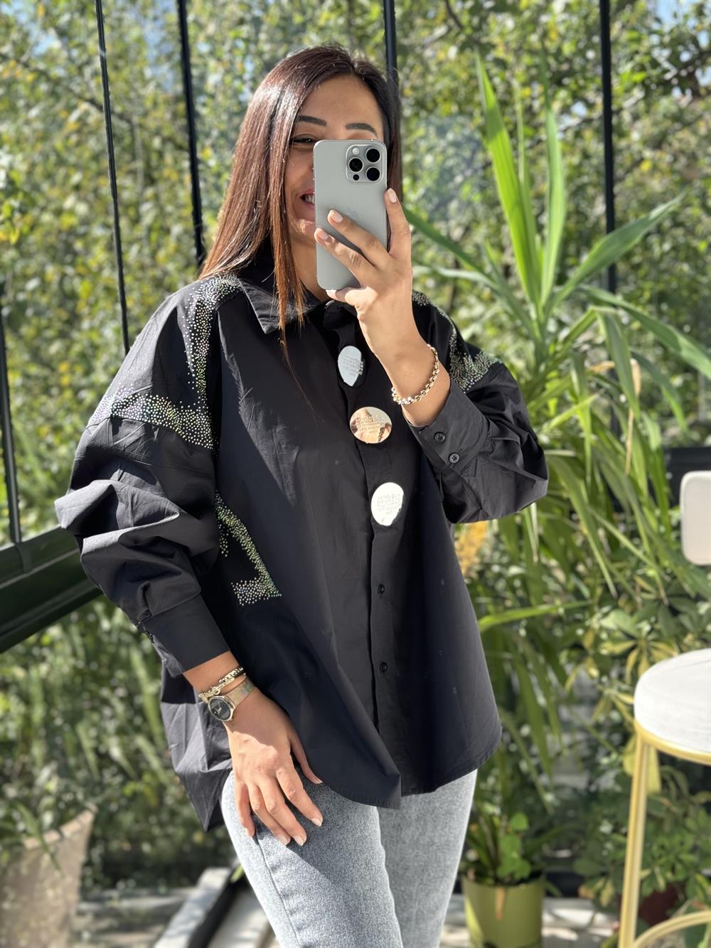 İthal Pullu Broş Detaylı Gömlek Siyah