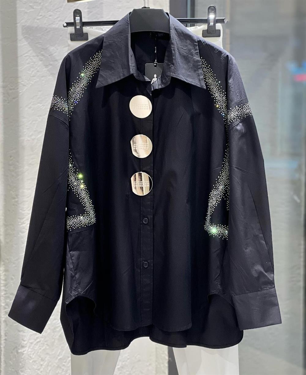 İthal Pullu Broş Detaylı Gömlek Siyah