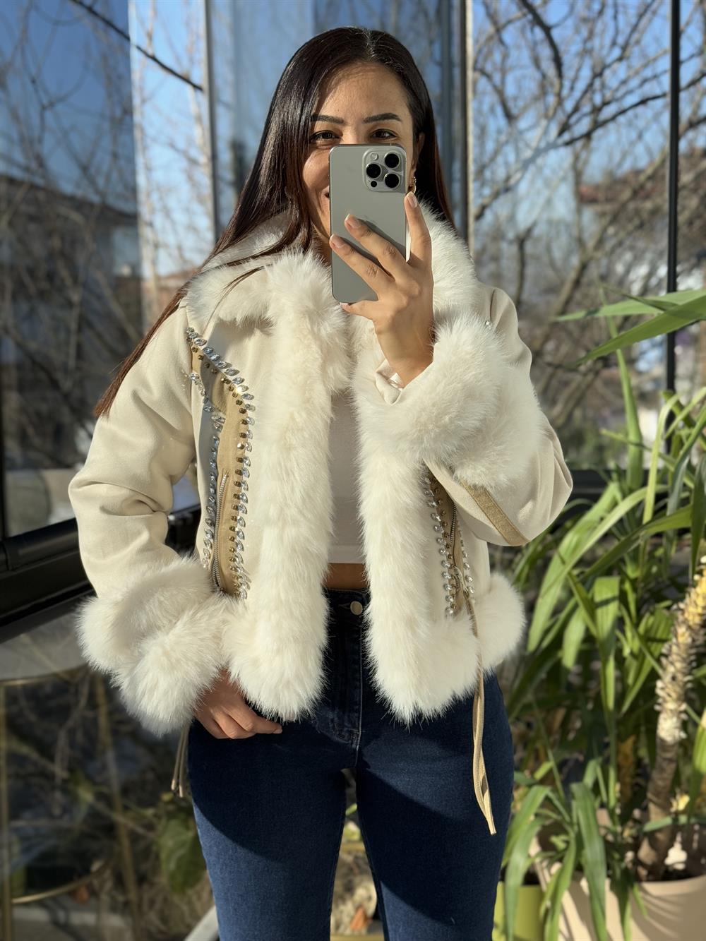 İthal Taşlı Kısa Mont Bej