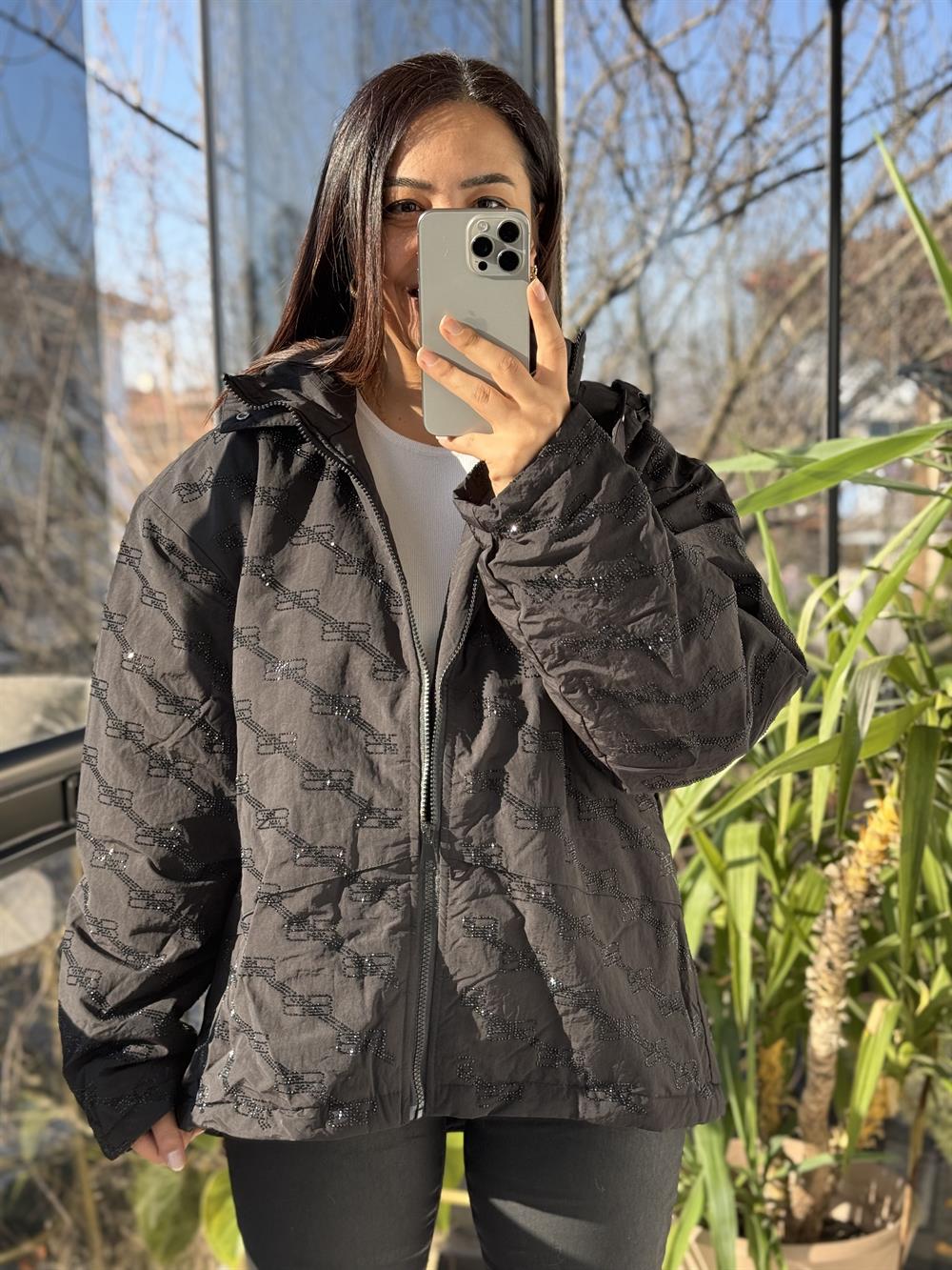 İthal Taşlı Şişme Mont Siyah