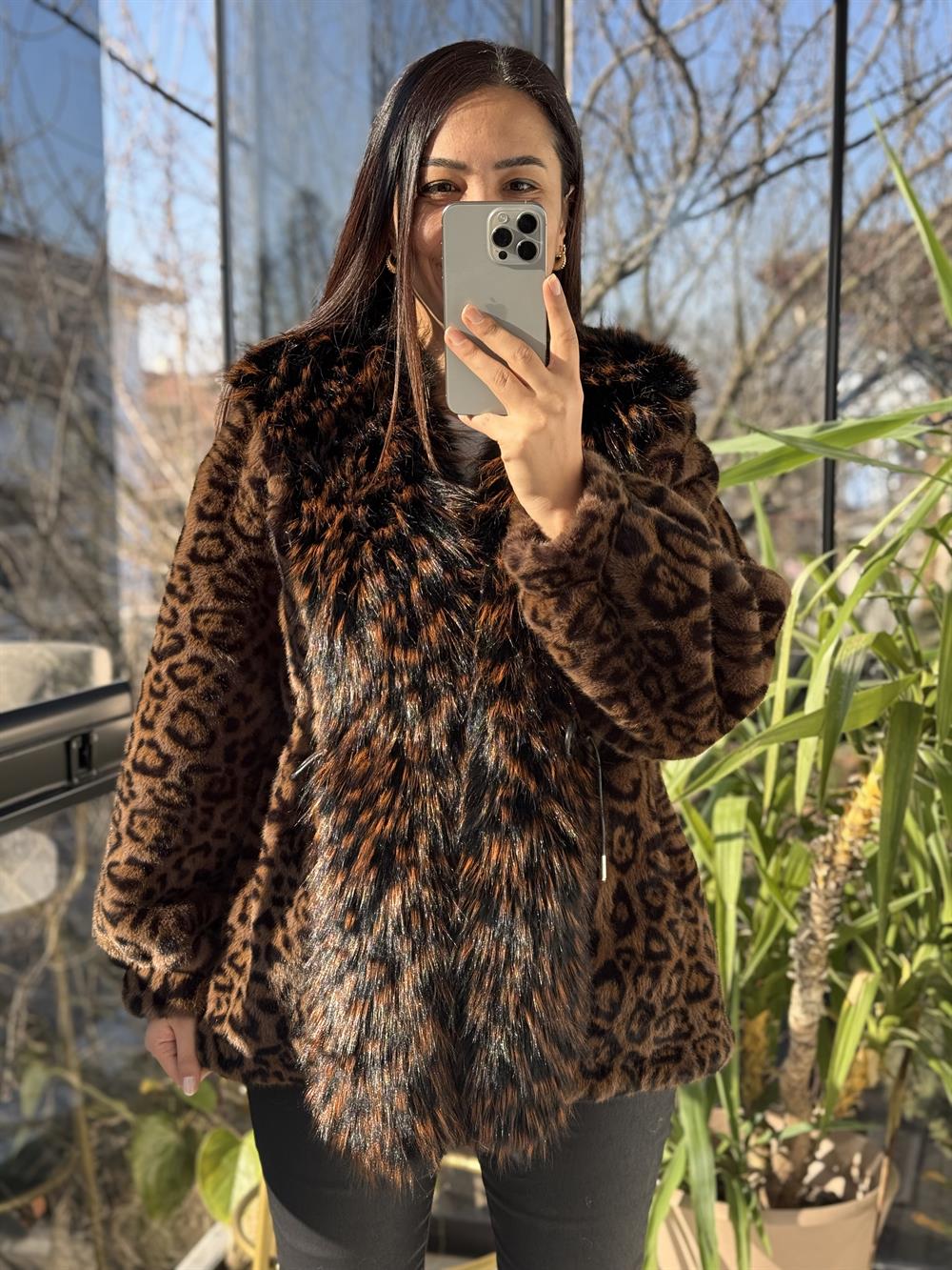 İthal Yaka Detaylı Leoparlı Kürk Kahve
