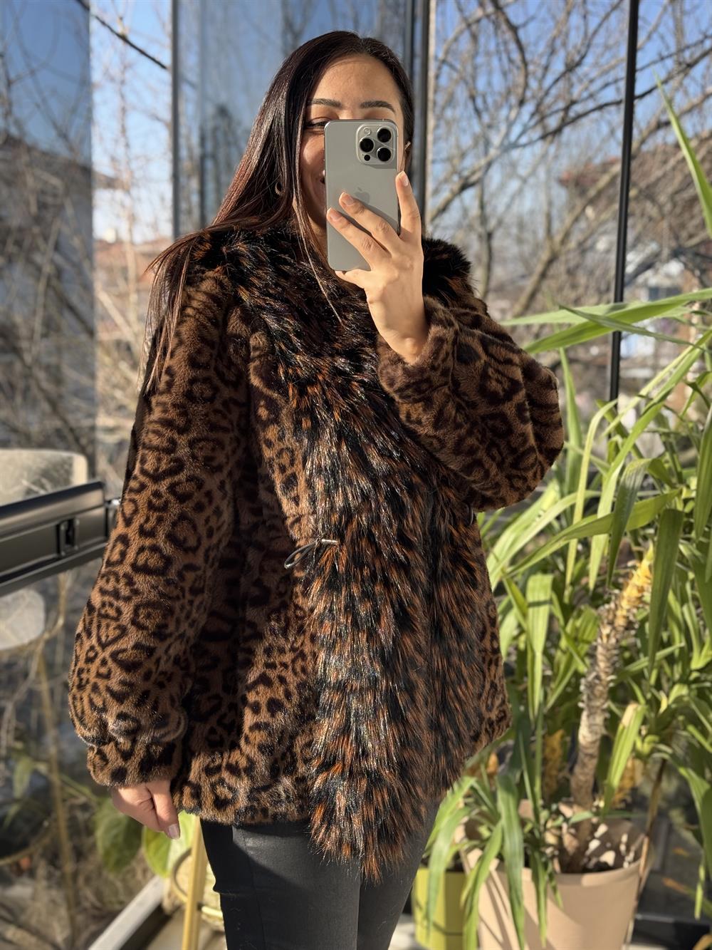 İthal Yaka Detaylı Leoparlı Kürk Kahve