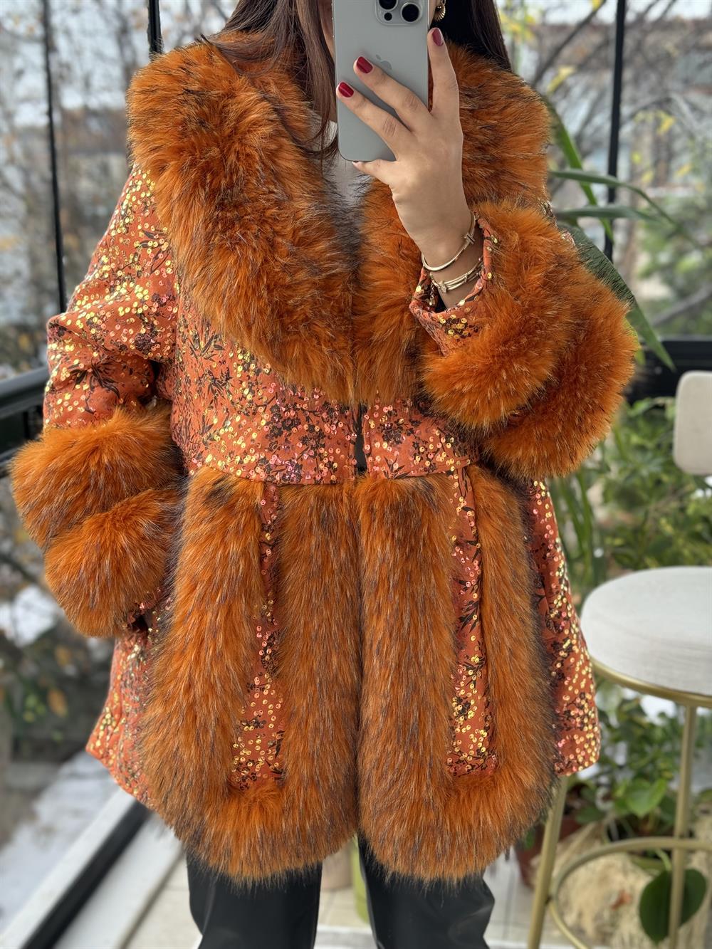 İthal Yakası Kolları Kürklü Mont Turuncu