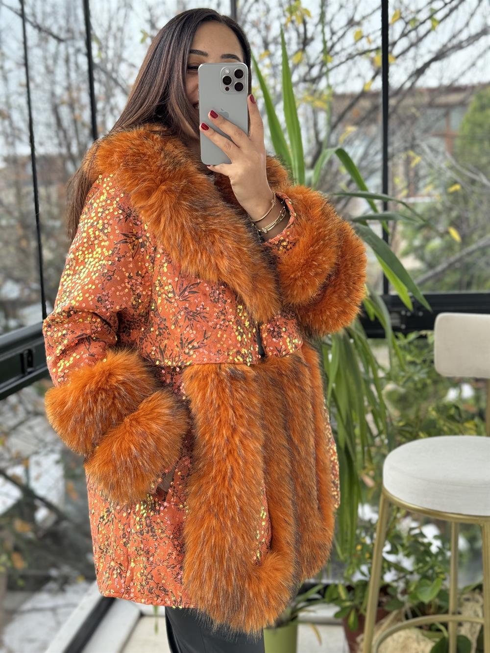 İthal Yakası Kolları Kürklü Mont Turuncu