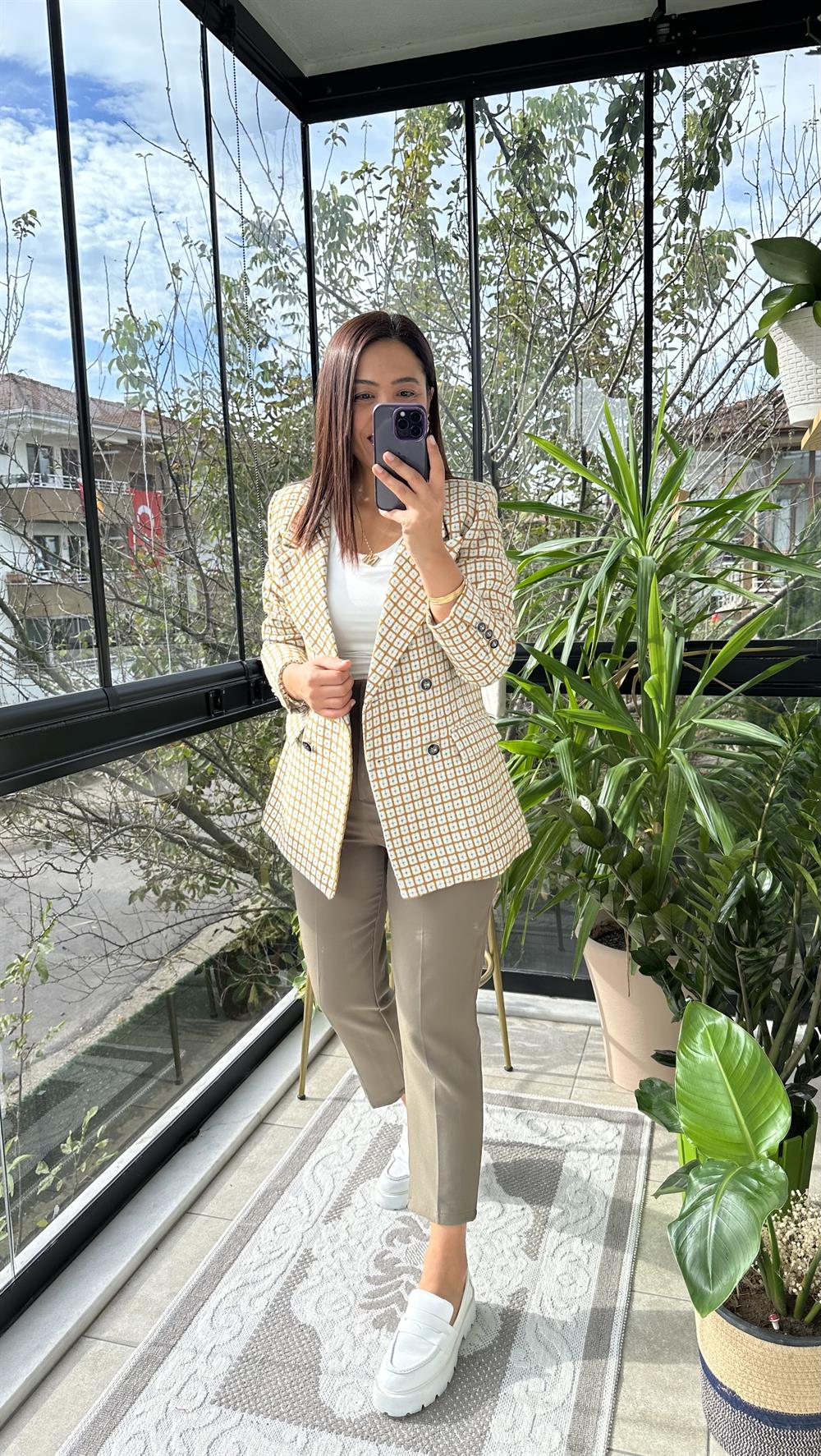 Kare Detaylı Gümüş Düğme Blazer Karamel