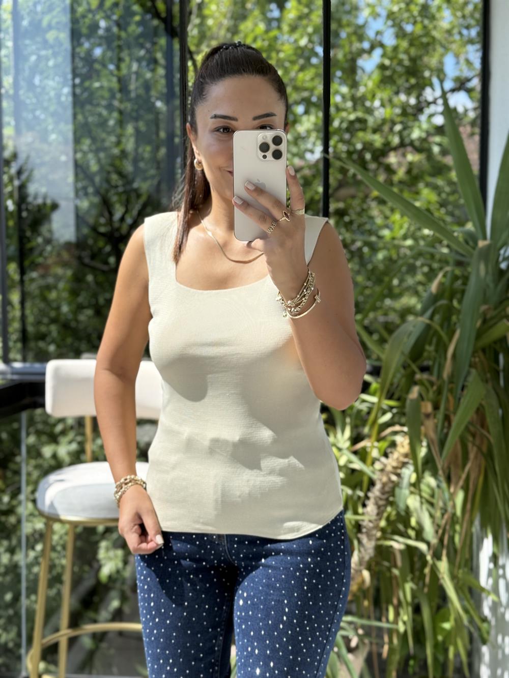 Kare Yaka Atlet Taş