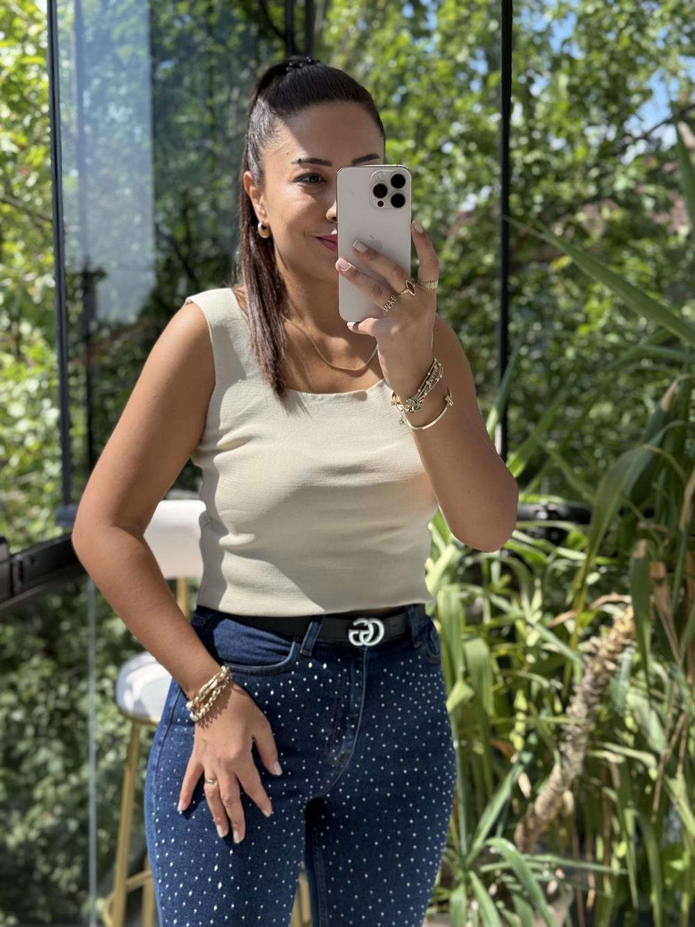 Kare Yaka Atlet Taş