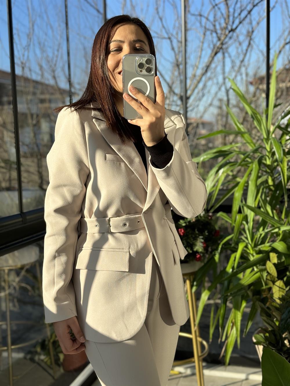 Kemerli Blazer Ceket Taş