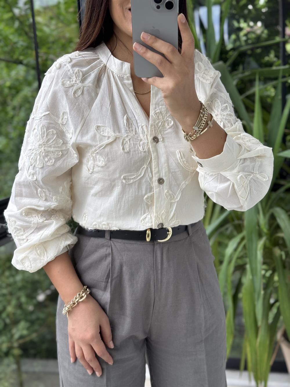 Kendinden Çiçekli Gömlek bej