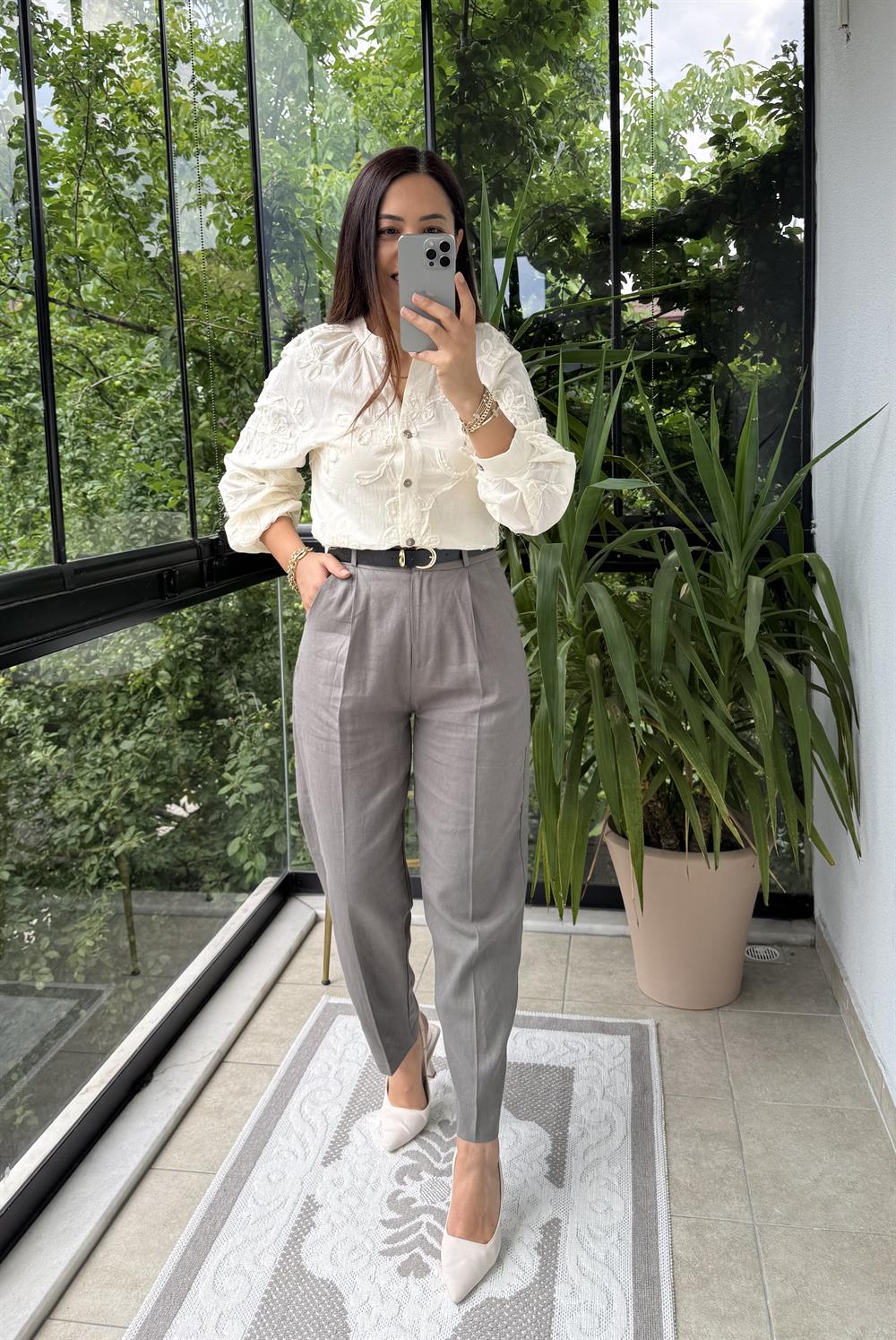 Kendinden Çiçekli Gömlek bej