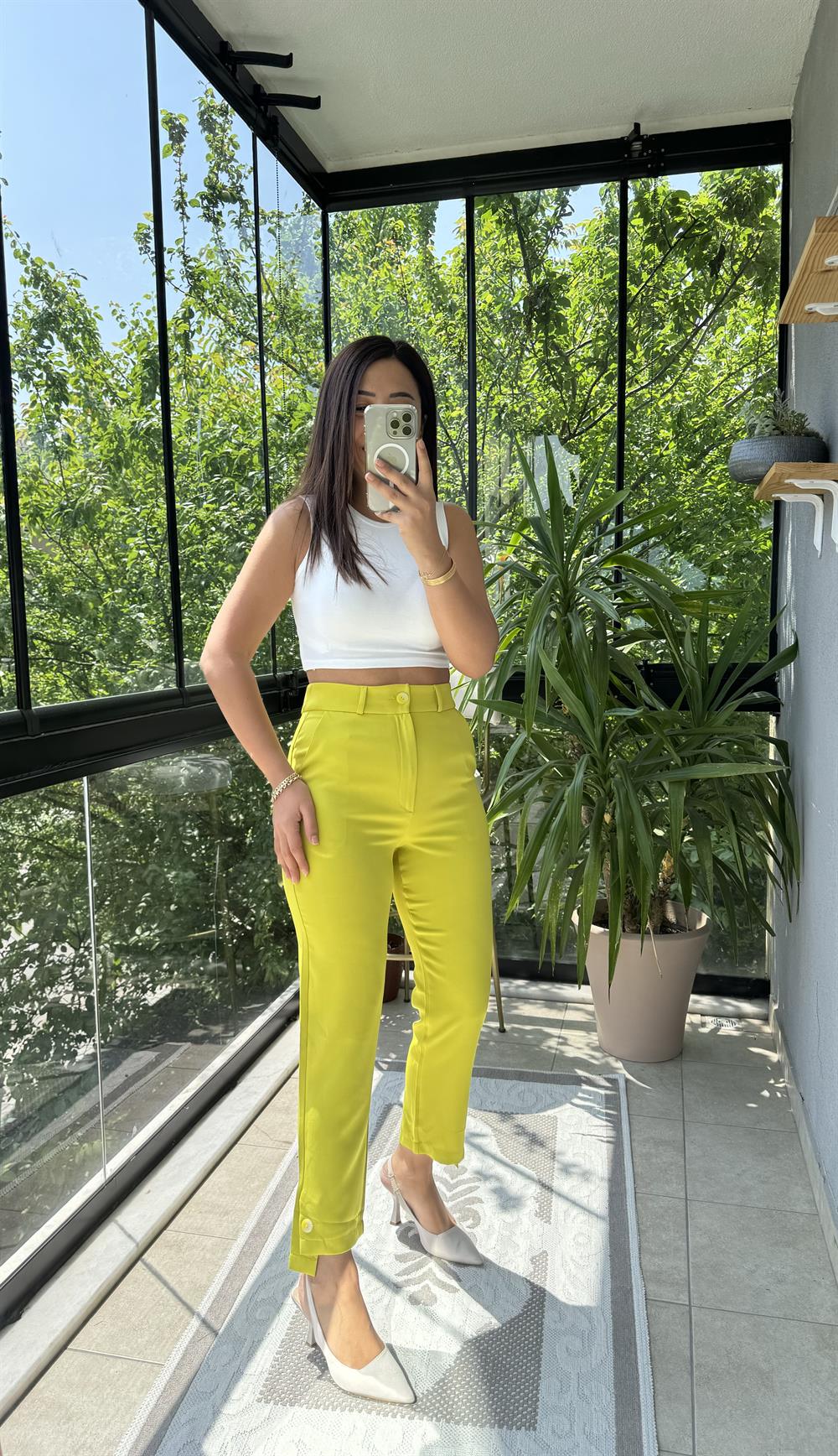 Kivi Paçası Düğmeli Havuç Kumaş Pantolon