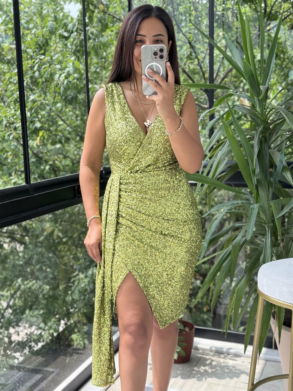 Kolsuz Yırtmaçlı Pul Elbise Yeşil