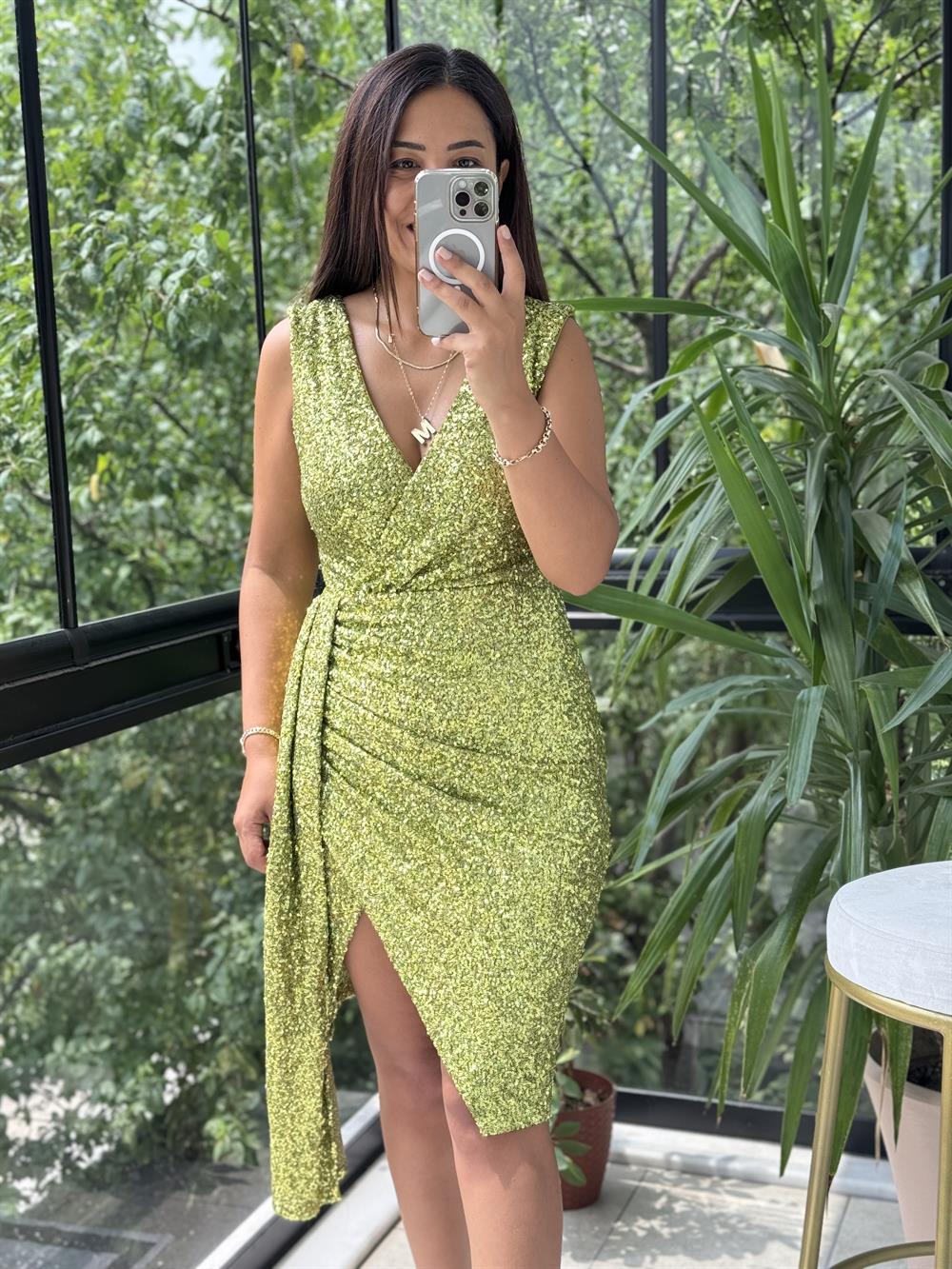 Kolsuz Yırtmaçlı Pul Elbise Yeşil