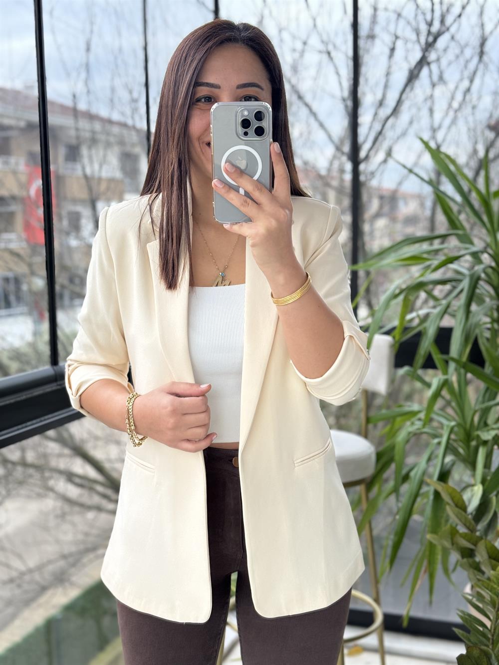 Kolu Kat Detaylı Blazer Ceket Krem