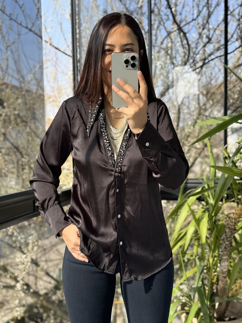 Kolye Detaylı Gömlek Siyah