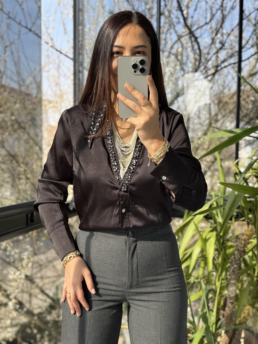 Kolye Detaylı Gömlek Siyah