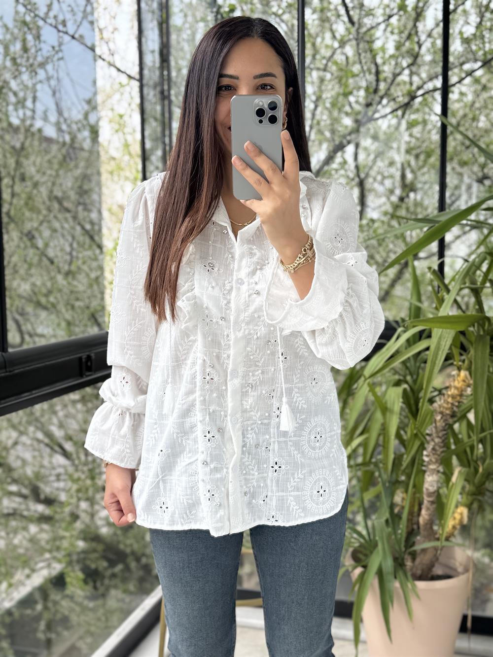 Komple Brode Taş İşlemeli Gömlek Beyaz